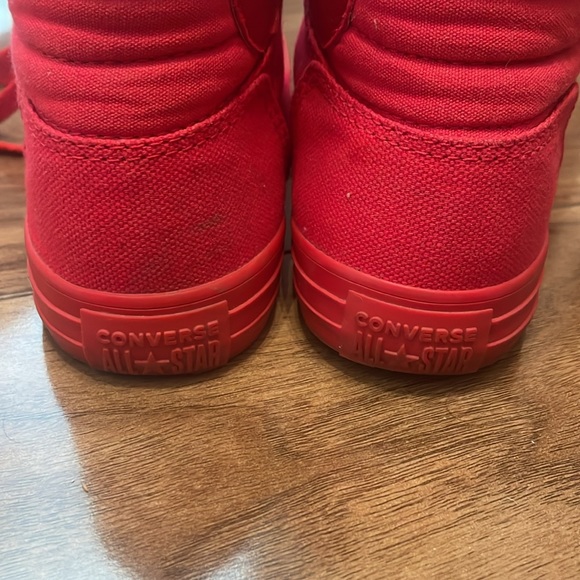Chuck Taylor All Star Hi Sneaker in Red size 35- worn ONCE ! Like NEW - Picture 3 of 7